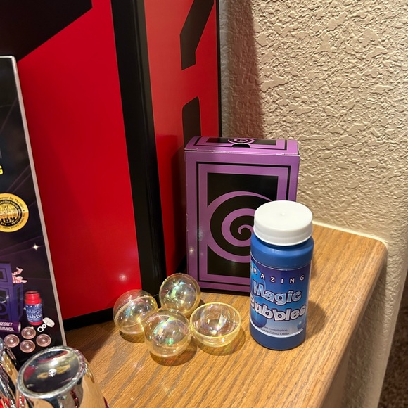 Fantasma Magic Deluxe Mesmerizing Magic Show Set - Picture 12 of 13